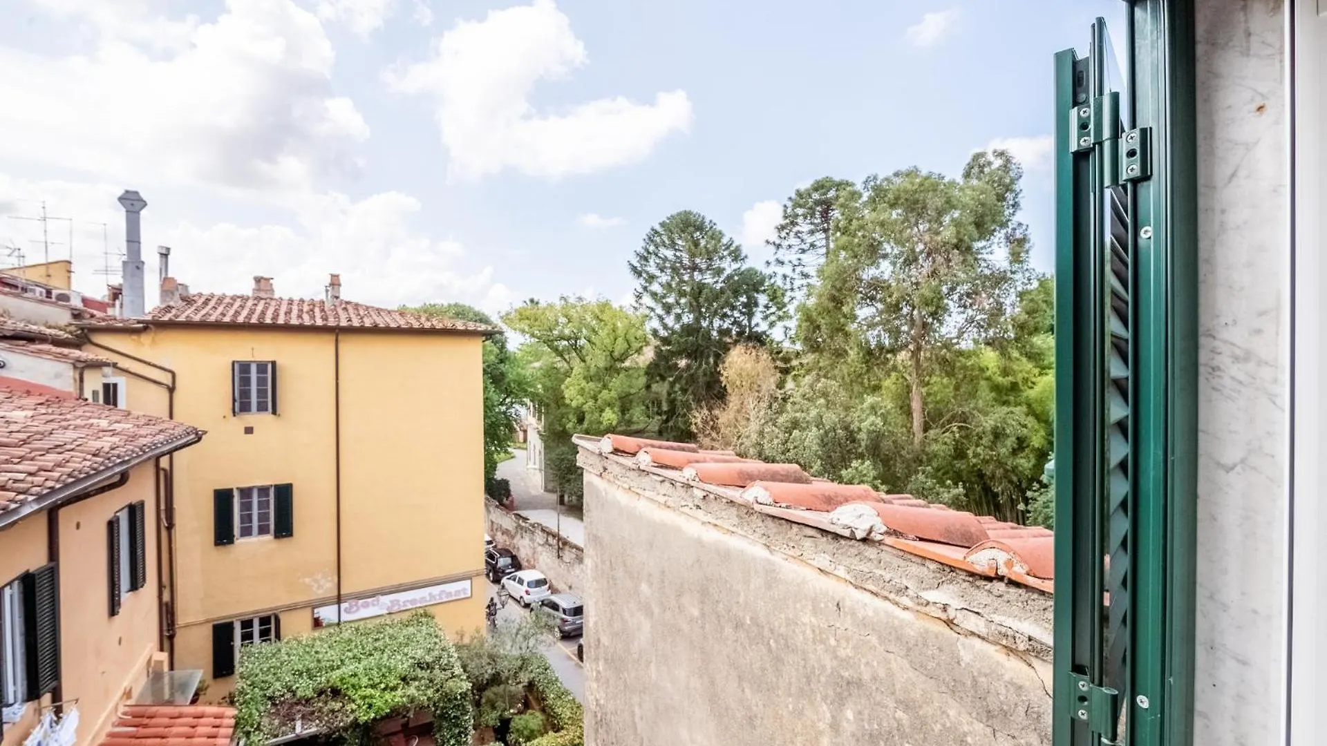 Lh - The Rose Apartment - Tower View