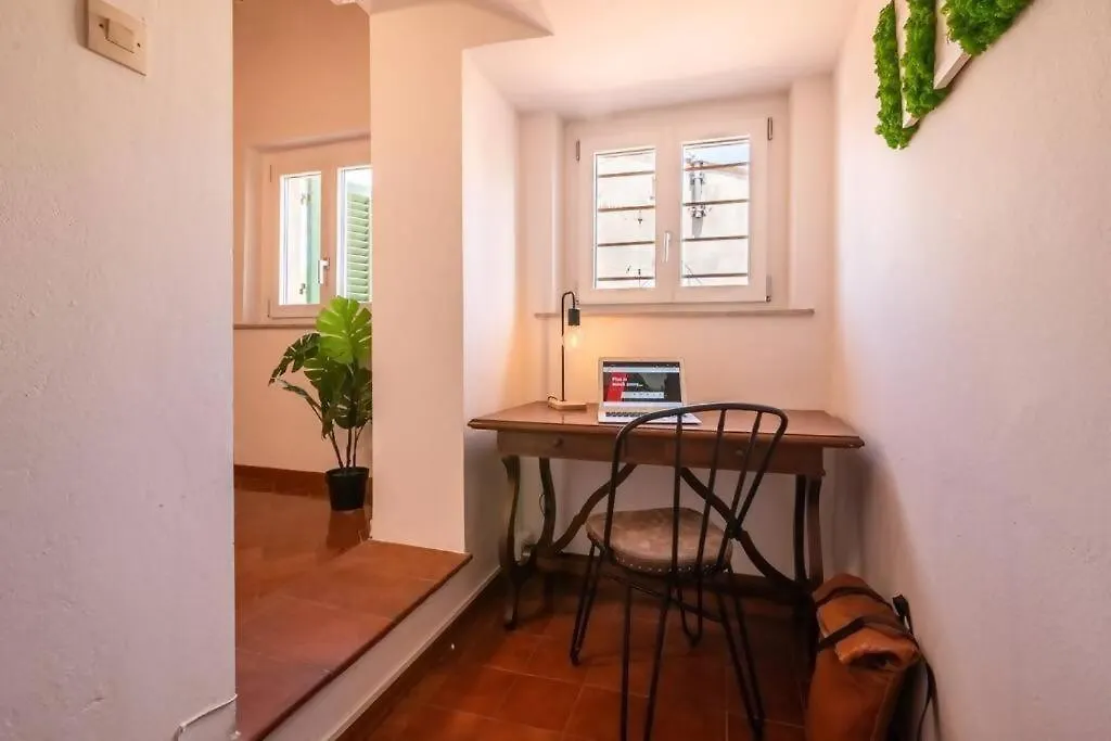 Lh - The Rose Apartment - Tower View Italia